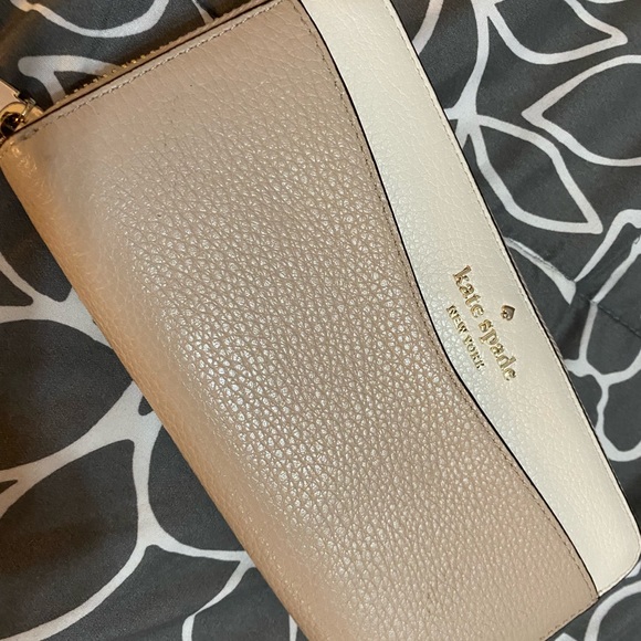 Kate spade lg wallet - Picture 1 of 4